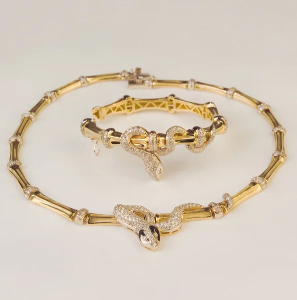 Zlatý náhrdelník a náramek — Stock fotografie