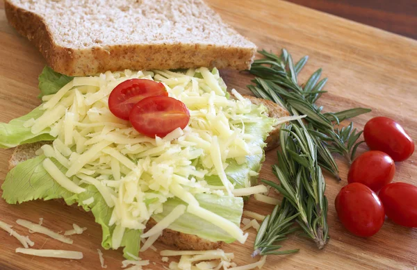 Tasty open sandwich on wholewheat bread — Stock Photo, Image