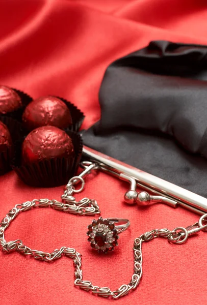 Presentes Valentines com chocolates — Fotografia de Stock