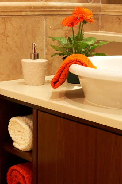 Bellissimo lavandino in un bagno — Foto Stock