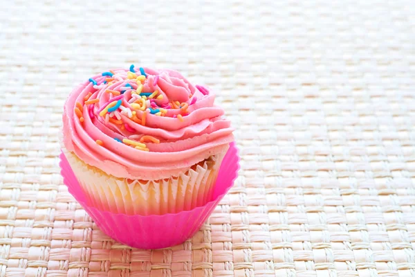 Vanília cupcake, eper hab — Stock Fotó