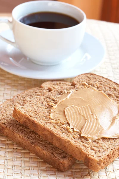 맛 있는 건강 wholewheat 빵과 커피 — 스톡 사진