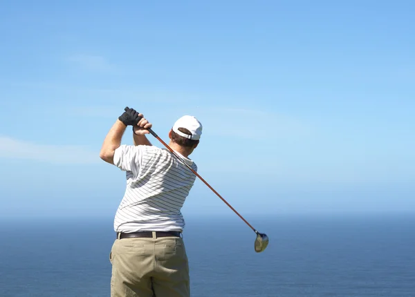 Golfista en la caja de tee —  Fotos de Stock