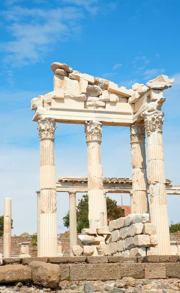 Храм Траяна в Туреччині Pergamon — стокове фото