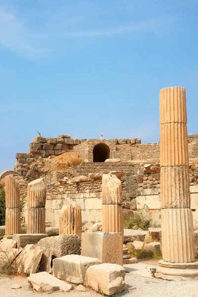 列エフェソスの古代都市の遺跡 — ストック写真