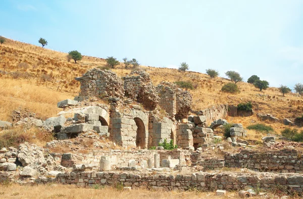 Sütunlarda Efes Antik şehir kalıntıları — Stok fotoğraf