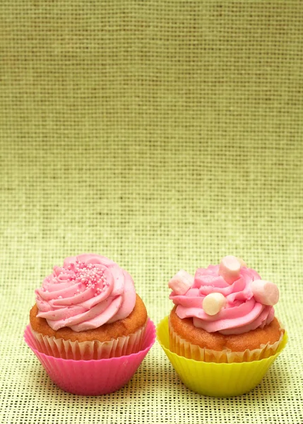 Η βανίλια cupcakes με Γλάσο φράουλας — Φωτογραφία Αρχείου