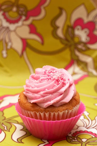 Vanília cupcake, eper hab — Stock Fotó