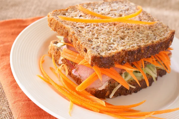 Tasty beef sandwich on wholewheat bread — Stock Photo, Image