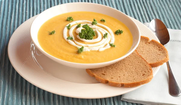 Bowl of fresh butternut soup — Stock Photo, Image