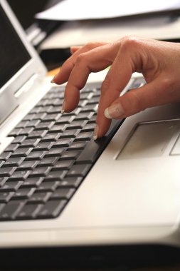 Dizüstü bilgisayar klavyesi