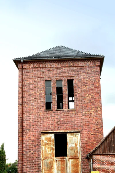 Et gammelt tårn – stockfoto
