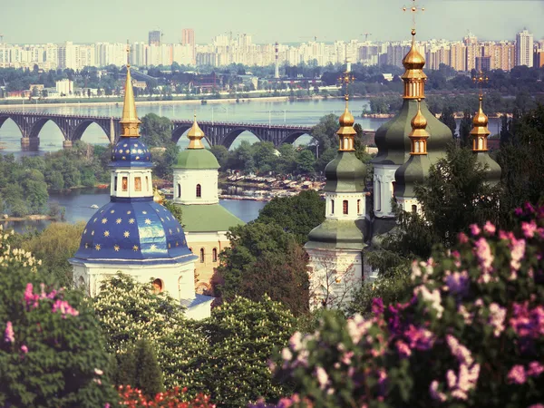 Widok ogólny Monasteru w Wydubicki w Kijowie (11h - XVIII cc.) — Zdjęcie stockowe