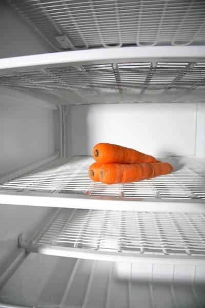 Réfrigérateur presque vide — Photo