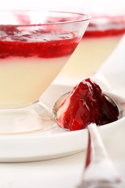 Two raspberry puddings — Stock Photo, Image