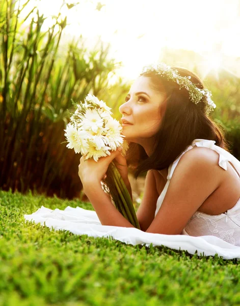 Happy bride on the grass — Stock Photo, Image