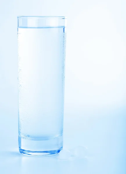 Glas rent vatten — Stockfoto