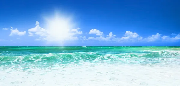 Belle plage bleue — Photo