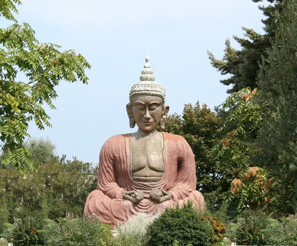 Buddha sedí v meditaci — Stock fotografie