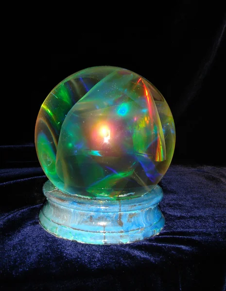 Sihirli bir kristal küre — Stok fotoğraf
