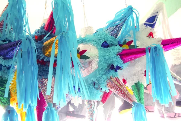 Celebración tradicional mexicana en forma de estrella de piñatas —  Fotos de Stock