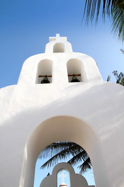 Playa del Carmen white Mexican church archs belfry — Stock Photo, Image