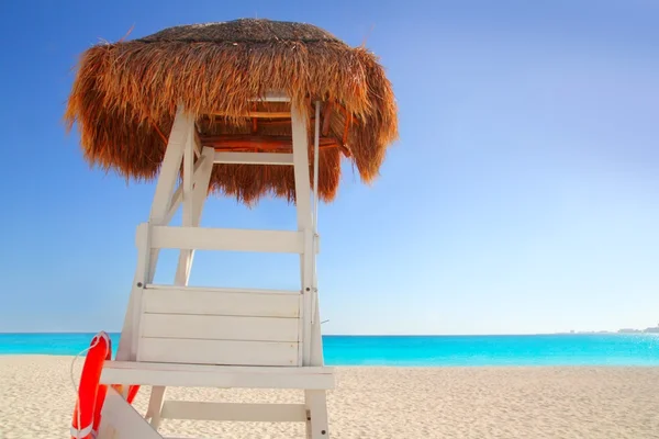 Baywatch zonnedak Caribisch strand hut — Stockfoto
