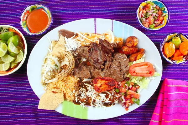 Arrachera 쇠고기 스테이크 멕시코 요리 칠리 측면 — 스톡 사진