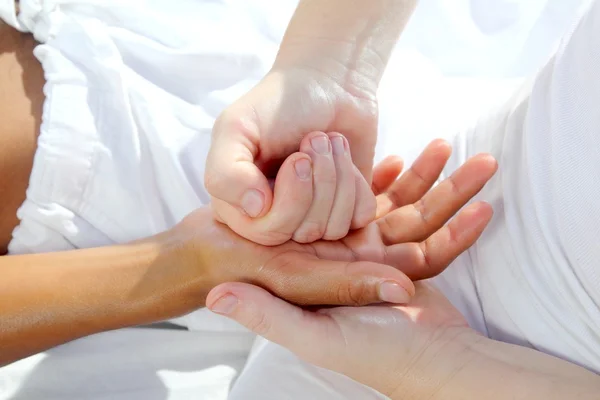 Pressão digital mãos reflexologia massagem terapia tuina — Fotografia de Stock