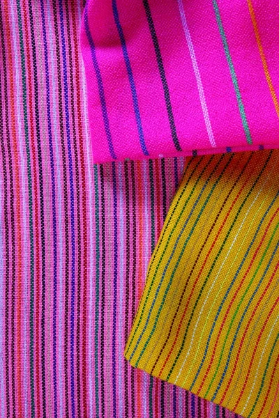 Serape mexicaine vibrante texture colorée macro tissu — Photo
