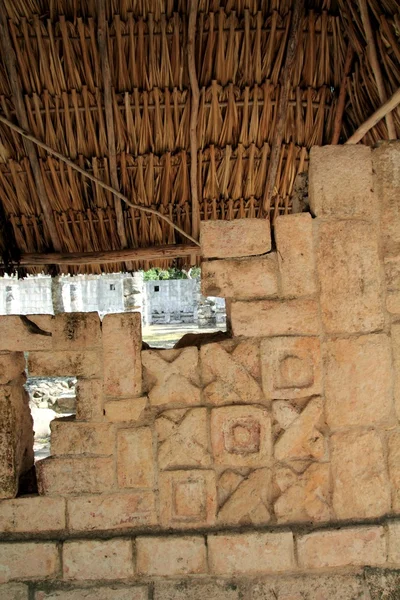 チチェン ・ イッツァ象形文字のマヤ遺跡メキシコ — ストック写真