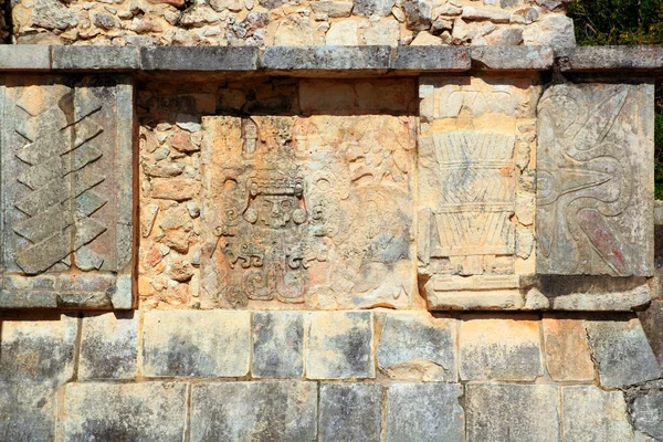 Chichen Itza hieroglyphics Mayan ruins Mexico — Stock Photo, Image