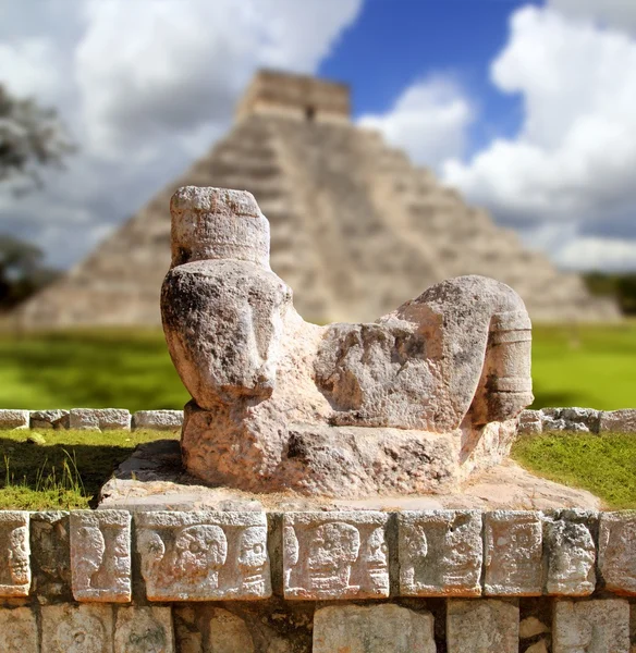 Chac mool chichen itza figuur yucatan mexico — Stok fotoğraf
