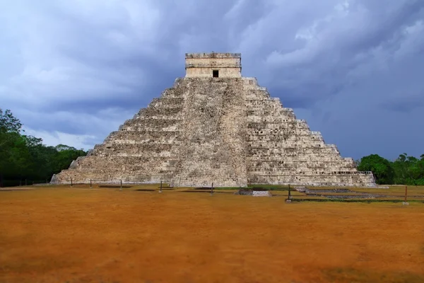 Τσίτσεν Ίτζα el castillo kukulcan Μάγια Μεξικό templey — Φωτογραφία Αρχείου