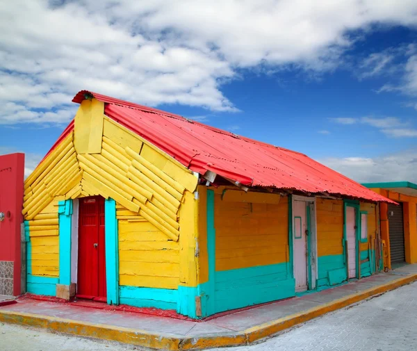 Colorful Caribbean houses tropical Isla Mujeres — Stock Photo, Image