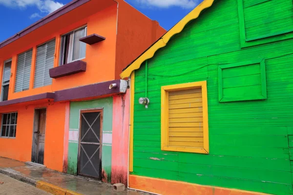 Colorful Caribbean houses tropical Isla Mujeres — Stock Photo, Image