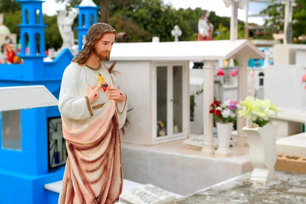 Caribbean cemetery catholic angel saints figures — Stok fotoğraf