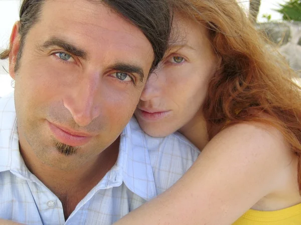 Couple hug closeup portrait crop — Stock Photo, Image
