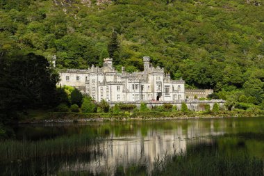 Kylemore abbey clipart