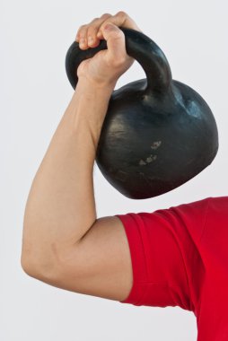 Rus kettlebell tutan adam