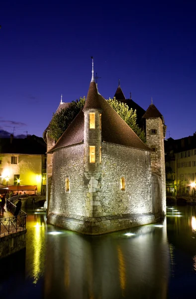 Palace of Isle by night at Annecy — Stock Photo, Image