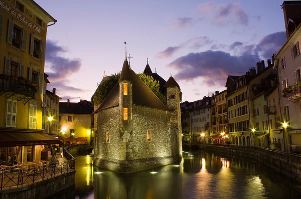 Palace of Isle by night at Annecy — Stock Photo, Image
