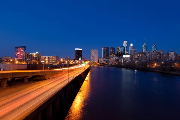 Philadelphia Skyline por noite — Fotografia de Stock