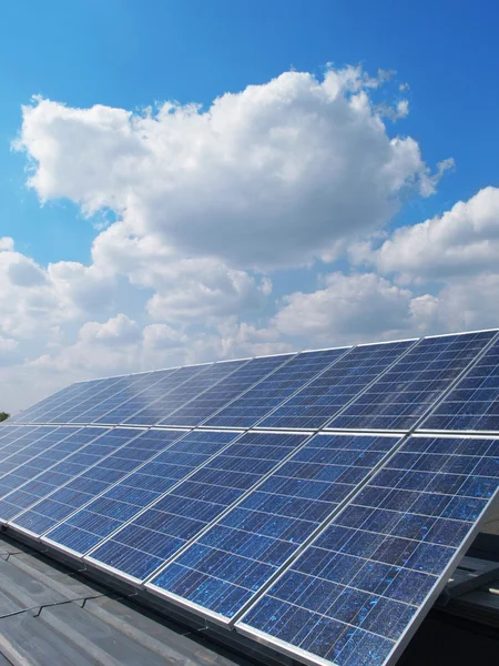 可再生能源，太阳能电池板 — 图库照片