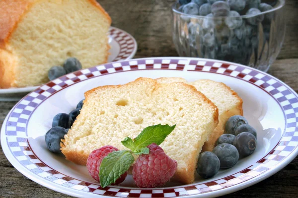 Cake and Fruit — Stock Photo, Image