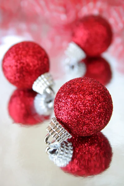 Rote Ornamente — Stockfoto