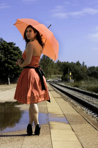 Hermosa mujer con paraguas —  Fotos de Stock