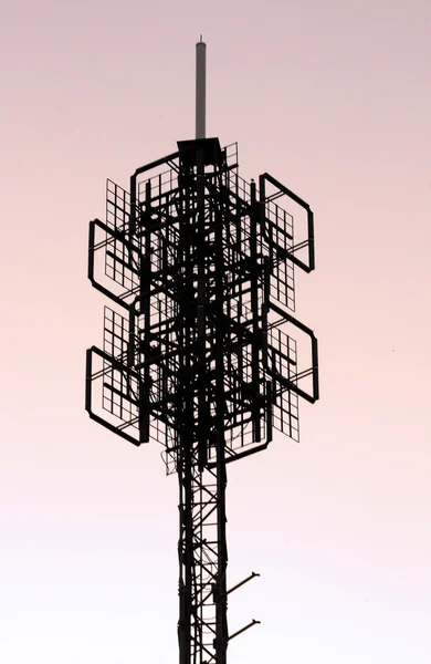 Мобільний телефон вежа структури — стокове фото