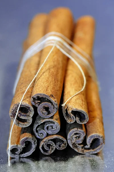 Cinnamon sticks tied — Stock Photo, Image