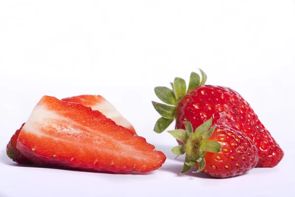 Isolierte Erdbeeren — Stockfoto